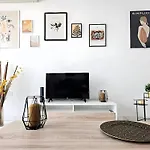 Palm 45 - Near The Promenade - Private Balcony By Quicktrips Appartamento