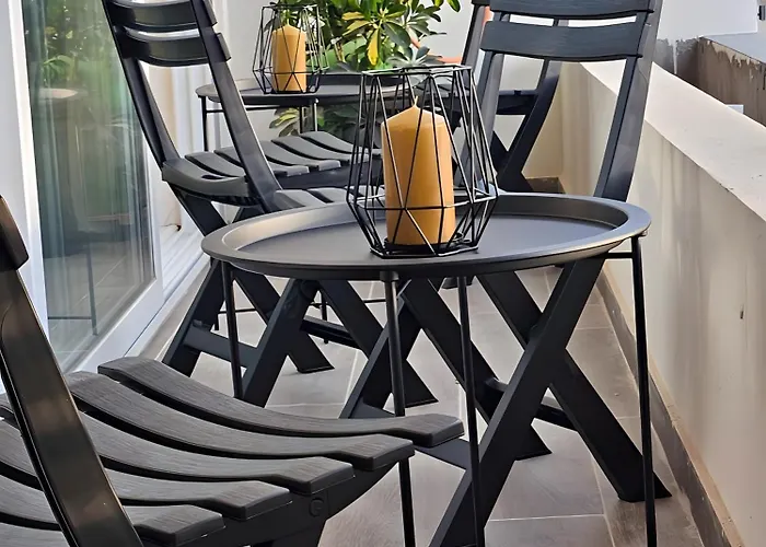 Apartament Palm 45 - Near The Promenade - Private Balcony By Quicktrips *