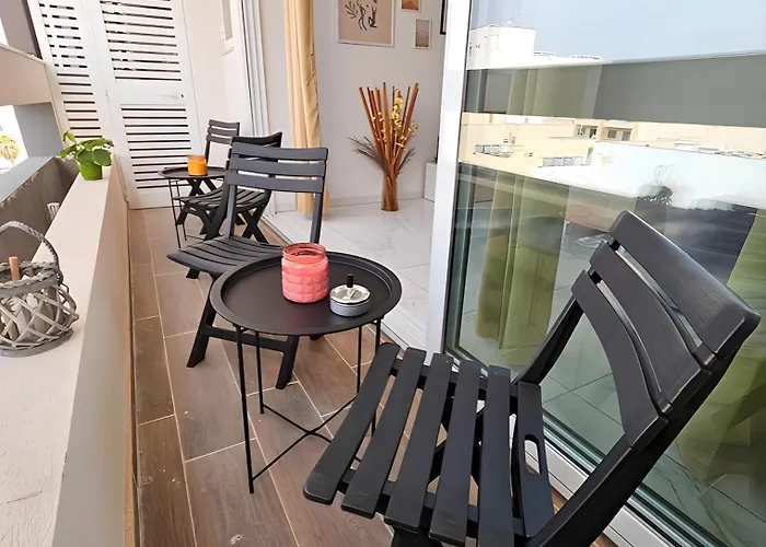 Apartament Palm 45 - Near The Promenade - Private Balcony By Quicktrips