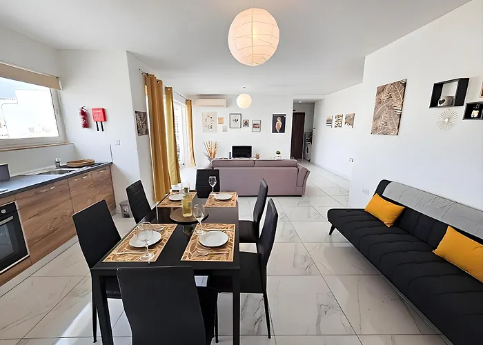 Palm 45 - Near The Promenade - Private Balcony By Quicktrips